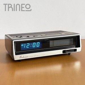 Radio Reloj Broksonic (26cm x 15cm x 8cm alto) Años 80 - Tablero digital celeste - Funciona