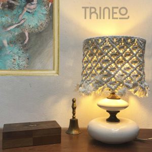 Velador Caballito - Base cerámica blanca y bronce (Alto total: 32cm)