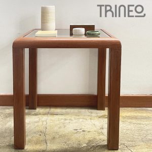 MESITA DE ARRIME MADERA Y VIDRIO (50cm x 50cm x 57cm alto)