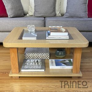 MESITA BAJA ENCHAPADA Y VIDRIO ( 75CM x 75cm x 36cm alto)