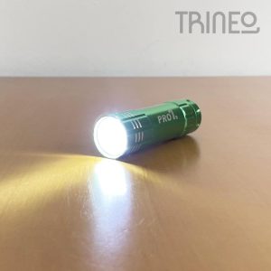 LINTERNA PEQUEÑA VERDE (8cm LARGO) Pilas AAA FuncionA