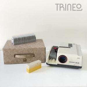 Proyector de diapositivas NOVAMAT - Alemán + MALETÍN CON DIAPOSITIVAS (Funciona)